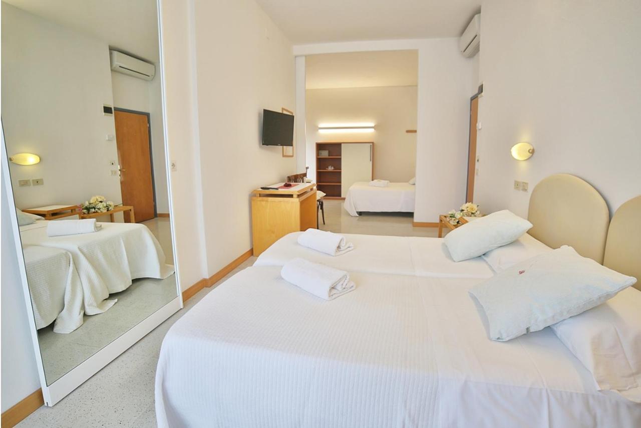 Hotel Pinocchio Cattolica Exteriér fotografie
